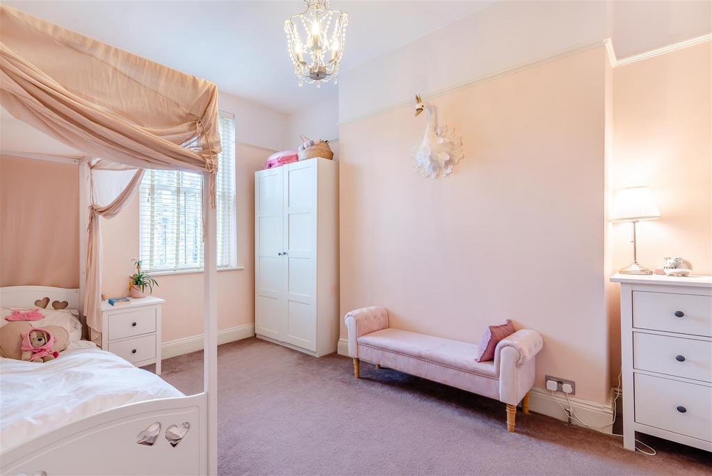8573877-interior10.jpg