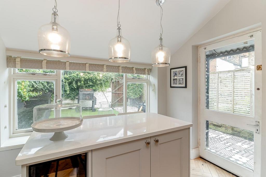 Dining Area.jpg