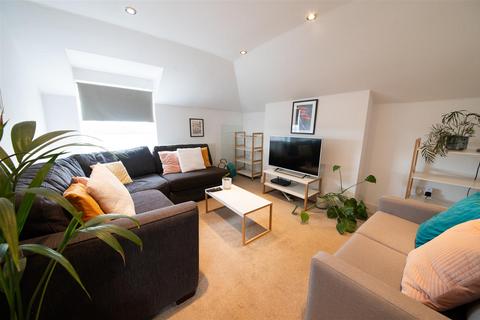 2 bedroom flat for sale, London Road, Southborough, Tunbridge Wells