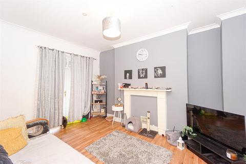 2 bedroom flat for sale, Magdalen Road, St. Leonards-On-Sea