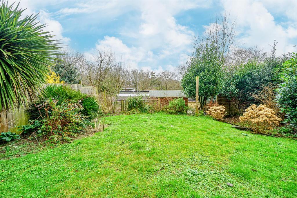 Bohemia Road, St. LeonardsOnSea 3 bed flat for sale £250,000