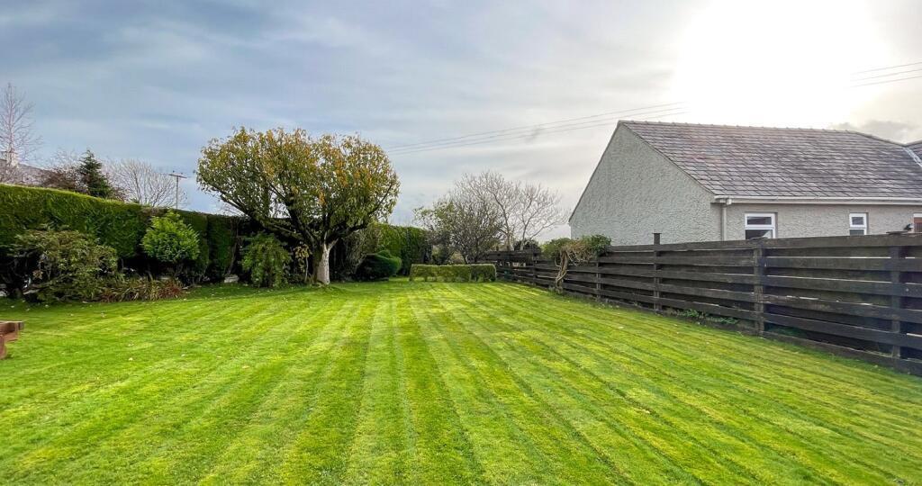 21 Bryn Teg, Llansadwrn 4 bed detached house for sale £375,000