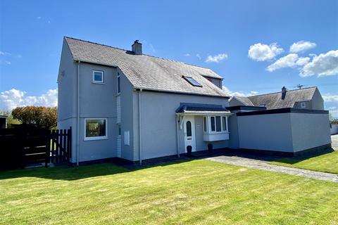 4 bedroom detached house for sale, 21 Stad Brynteg, Llansadwrn