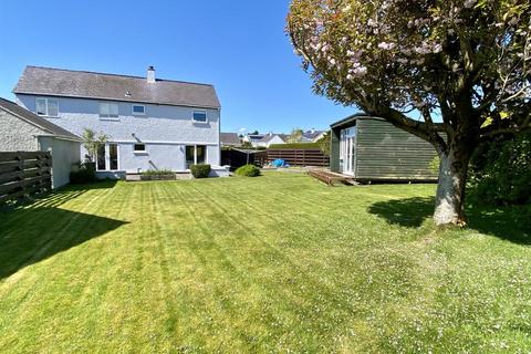 4 bedroom detached house for sale, 21 Stad Brynteg, Llansadwrn