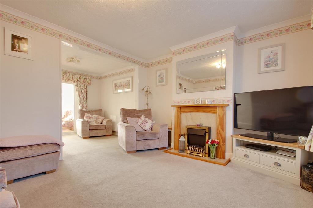 Wiston Avenue, Worthing 4 bed semidetached house for sale £500,000
