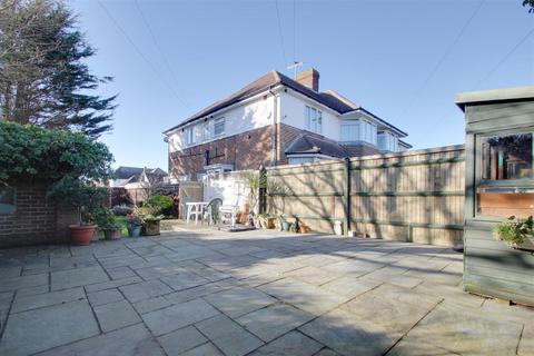 2 bedroom flat for sale, Sea Place, Goring-By-Sea, Worthing