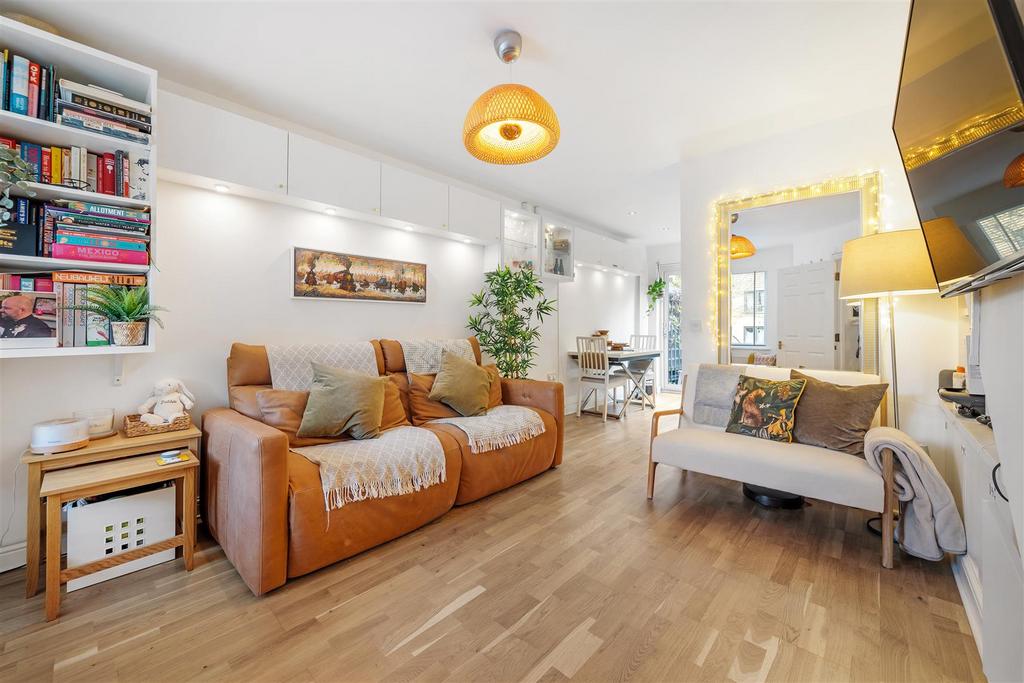 Oaklands Court-7.JPG