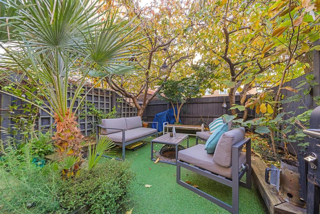 Oaklands Court-13.JPG