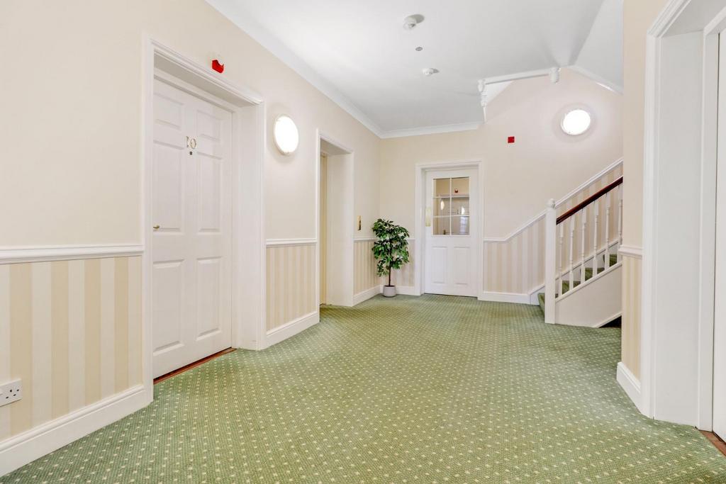 Hallway 1.jpg