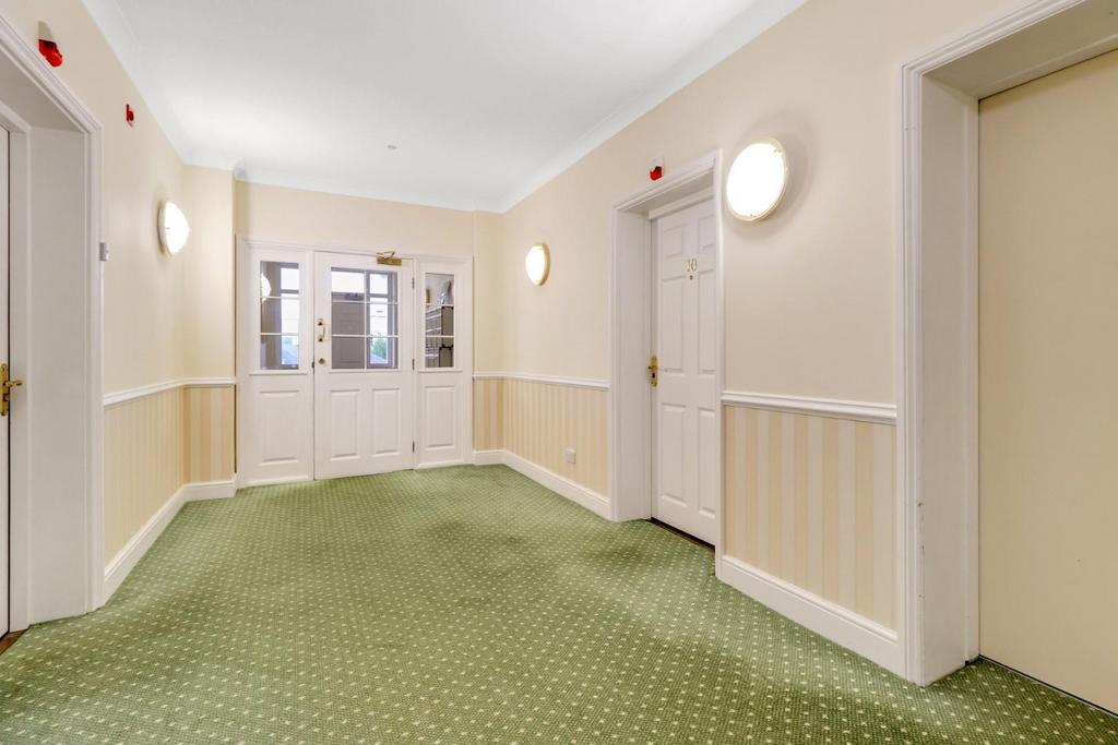 Hallway.jpg