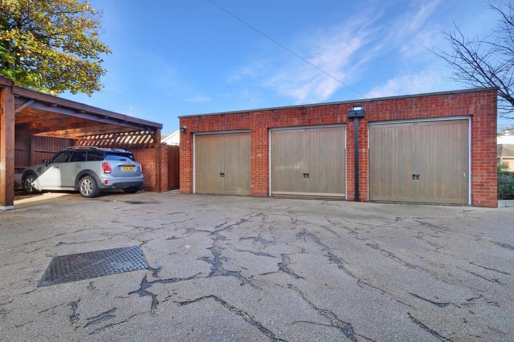 Garage.jpg