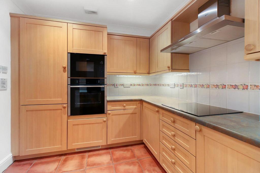 Kitchen b.jpg