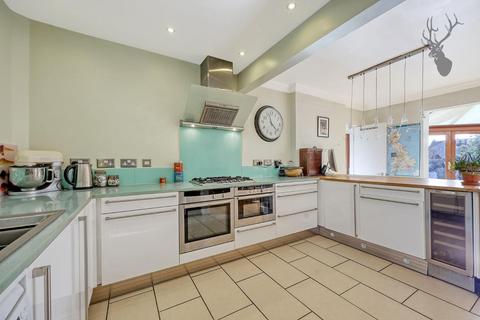 60 Goldsborough Crescent, London, E4 6PZ