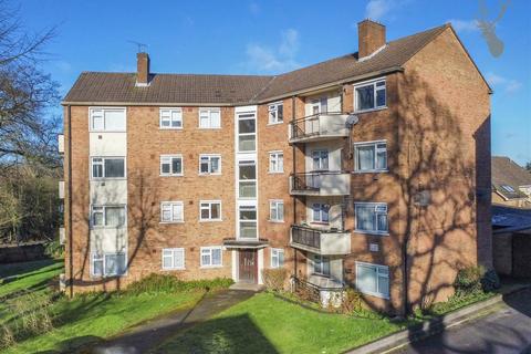 3 bedroom flat for sale, High Road, Buckhurst Hill IG9