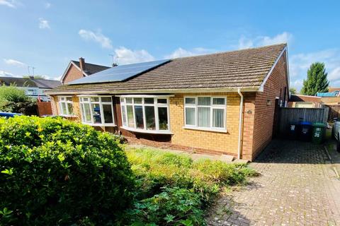 3 bedroom semi-detached bungalow for sale - Leyfields Crescent, Warwick