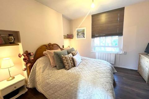 1 bedroom apartment for sale, St. Albans Road, London