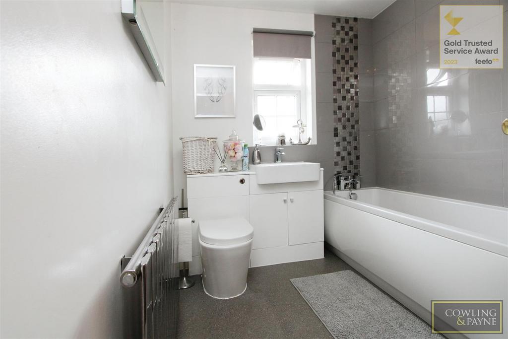 4 piece bathroom