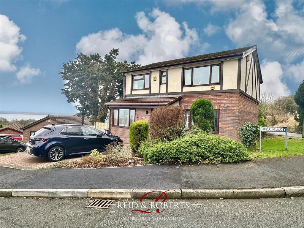 Ffordd Neuadd, Carmel, Holywell 4 bed house for sale £290,000