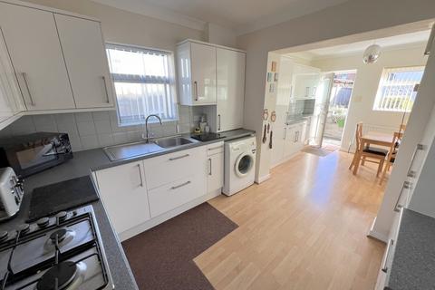 2 bedroom bungalow for sale, Rose Crescent, Oakdale, Poole, BH15