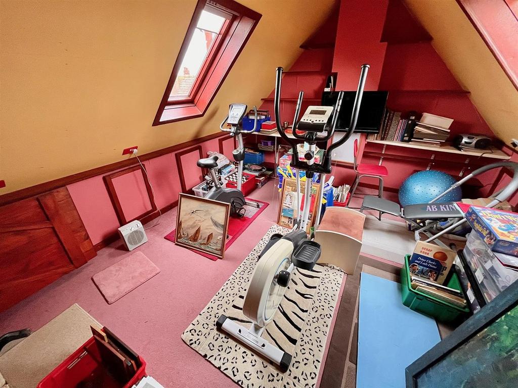 Attic/Hobbies Room