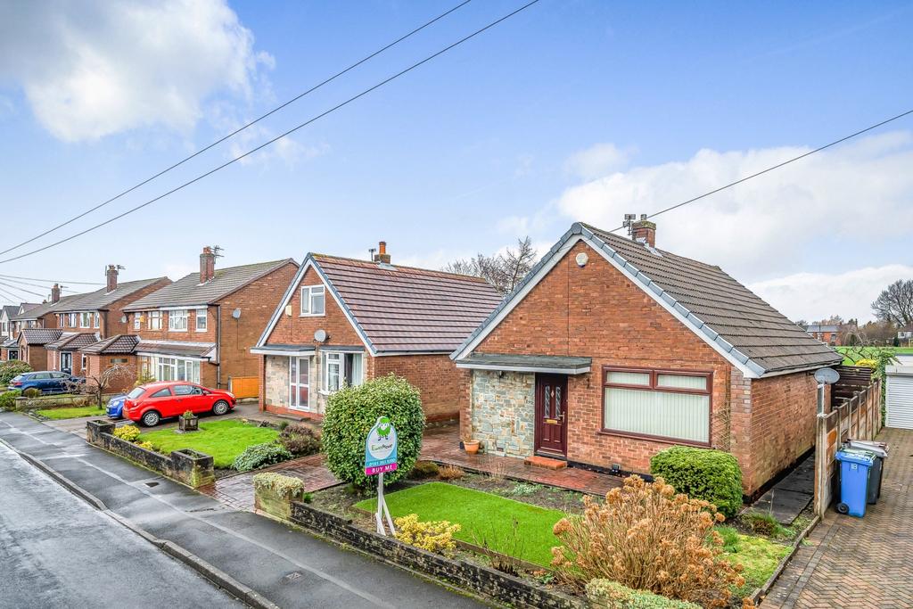 20 Danby Road, Hyde, SK14 4DL 4 bed detached bungalow for sale £300,000
