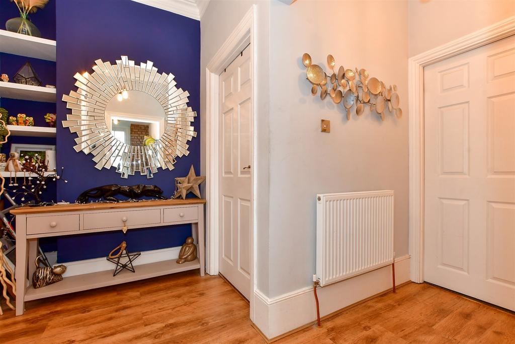 Shakespeare Road, Worthing, West Sussex 1 bed flat for sale £215,000