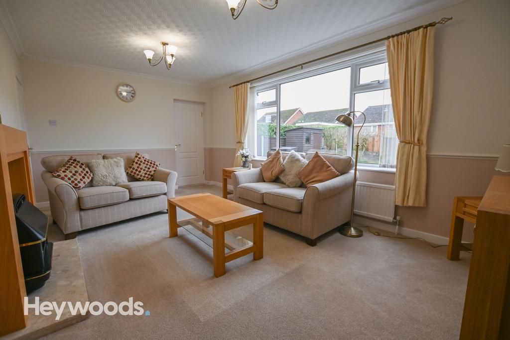 Paris Avenue, Westlands, Newcastle under Lyme 3 bed detached house for