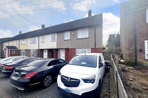 3 bedroom end of terrace house for sale, Southdrift Way, Luton LU1