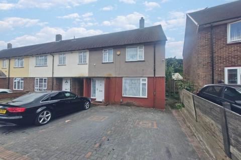 3 bedroom end of terrace house for sale, Southdrift Way, Luton LU1