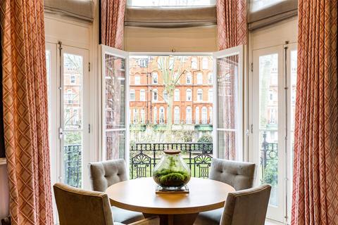 2 bedroom apartment for sale, Roberts Court, 45 Barkston Gardens, Earl's Court, London, SW5