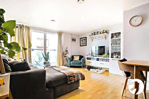 2 bedroom flat for sale, Mast Quay, London, SE18