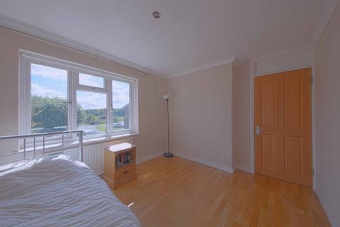 4 bedroom semi-detached house to rent - Treesmill Drive, Maidenhead, SL6