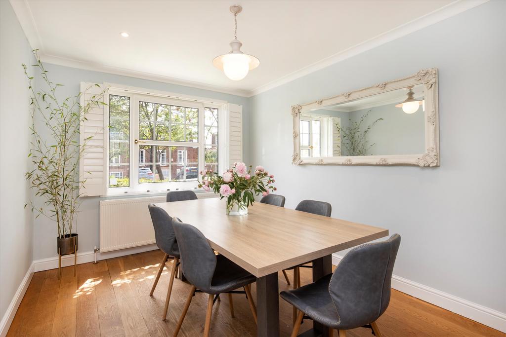 Newstead Way, Wimbledon, London, SW19 4 bed townhouse to rent £6,000