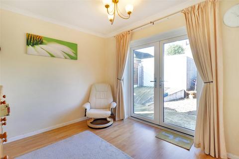25 Painters Ash Lane, Northfleet, Gravesend, DA11 8EG