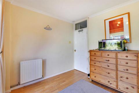 25 Painters Ash Lane, Northfleet, Gravesend, DA11 8EG