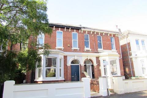 1 bedroom flat to rent, St Ursula Grove, Southsea PO5