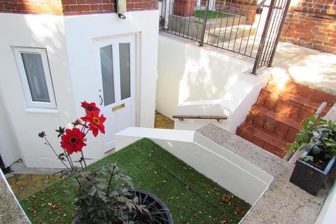 1 bedroom flat to rent, St Ursula Grove, Southsea PO5