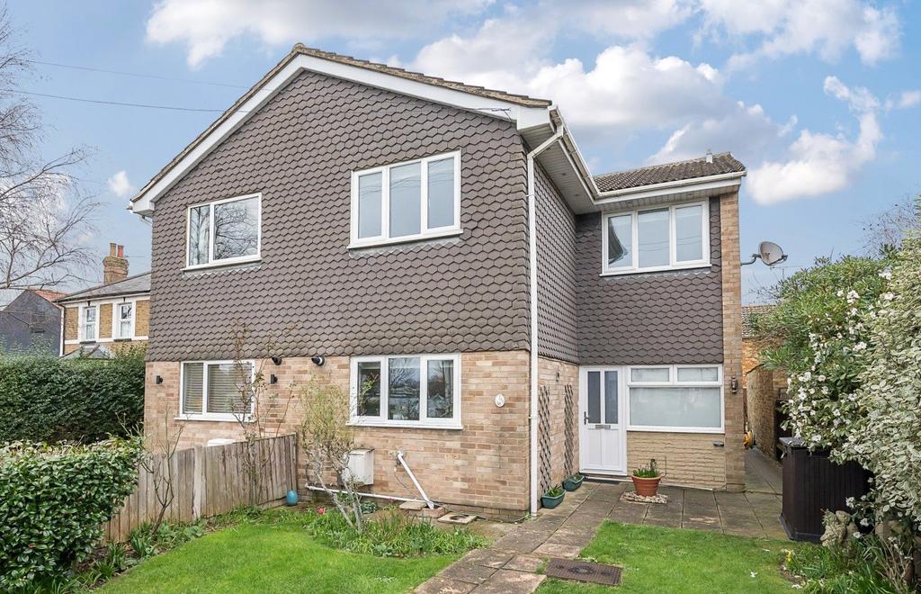 Laleham Road, Shepperton, TW17 4 bed semidetached house for sale £