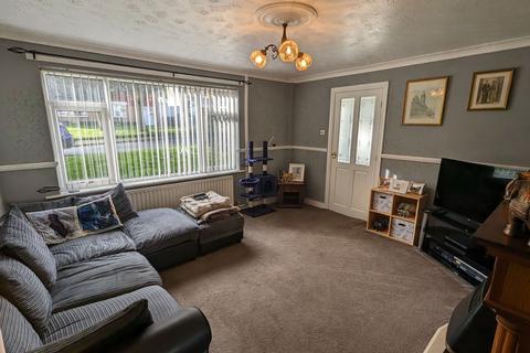 3 bedroom semi-detached house for sale - Hillmeads, Chester Le Street, DH2