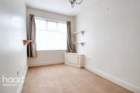 2 bedroom flat for sale, Heather Road, Newport