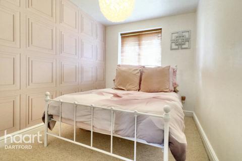 8 School Crescent, Crayford, Dartford, DA1 4SJ