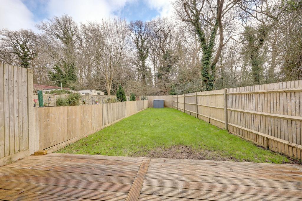 Chanctonbury Road, Burgess Hill, RH15 4 bed end of terrace house for