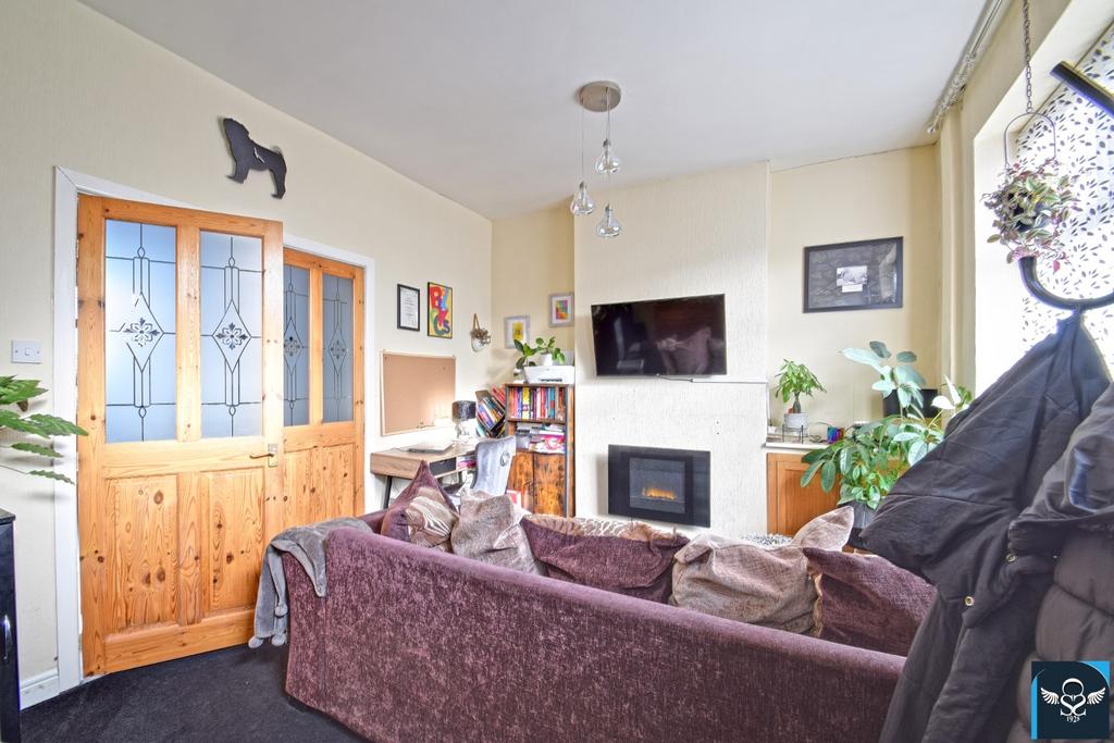 Rosegrove Lane, Rosegrove, Burnley 2 bed terraced house for sale £110,000