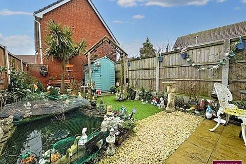 3 bedroom terraced house for sale, Rhodfa Wyn, Prestatyn, Denbighshire LL19 7UN