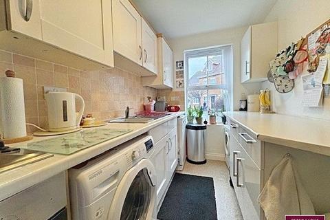 3 bedroom terraced house for sale, Rhodfa Wyn, Prestatyn, Denbighshire LL19 7UN