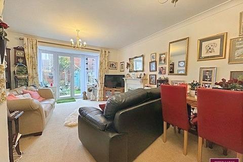 3 bedroom terraced house for sale, 26 Rhodfa Wyn, Prestatyn, Denbighshire LL19 7UN