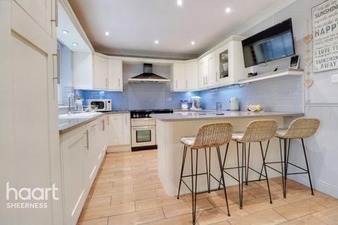 4 bedroom detached house for sale, Drake Avenue, Minster on sea