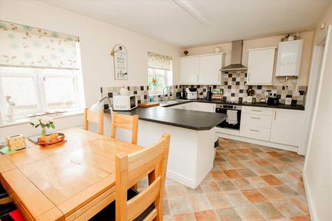 4 bedroom detached house for sale, Lancaster Close, Bardney