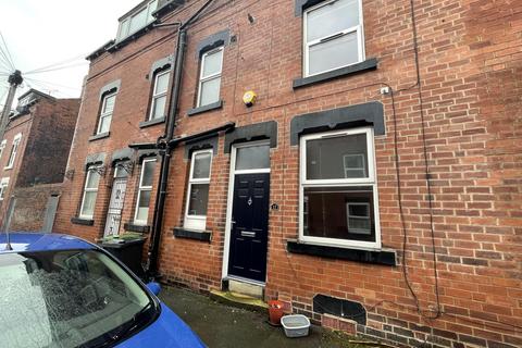 3 bedroom terraced house to rent, Highbury Lane, Leeds, West Yorkshire, LS6