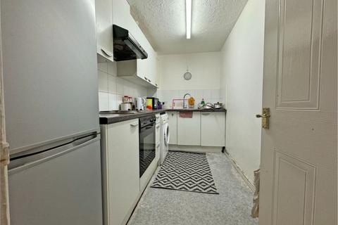 1 bedroom flat for sale, Rose Court, Bluebell Way, Ilford, IG1